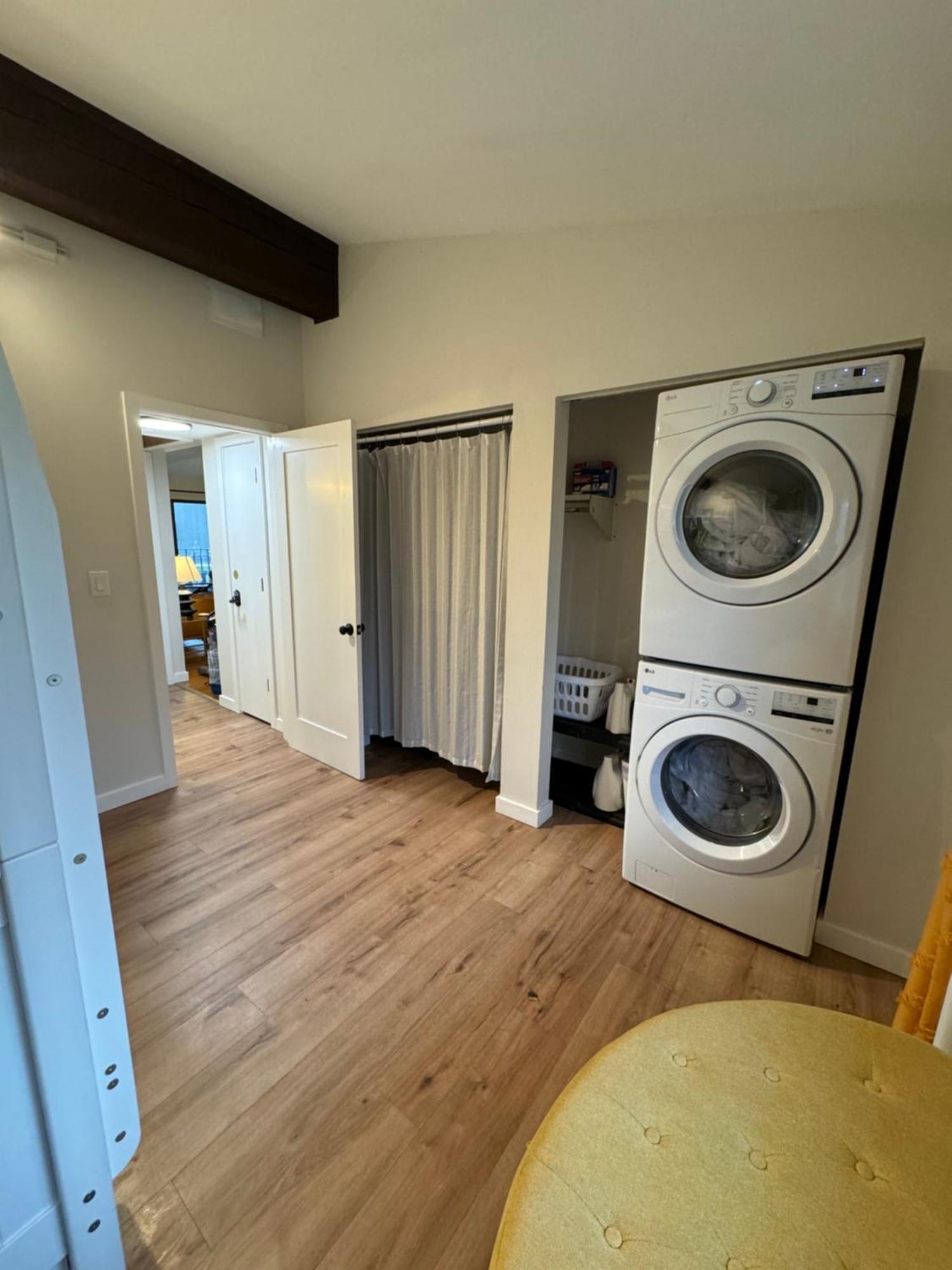 Newly Remodeled Mid-Century Modern Lake Condo بحيرة جنيف المظهر الخارجي الصورة